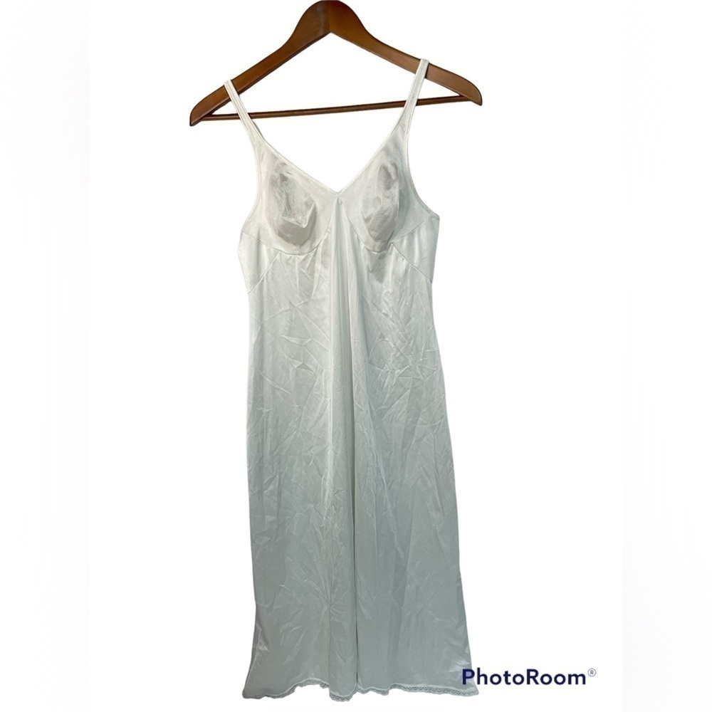 Vanity fair dress slip, knee Legnth